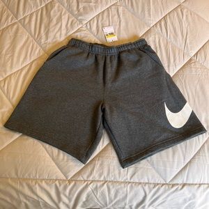 NIKE MEN'S SPORTSWEAR CLUB FLEECE GRAPHIC SHORTS GRAY SIZE S BV2721 071